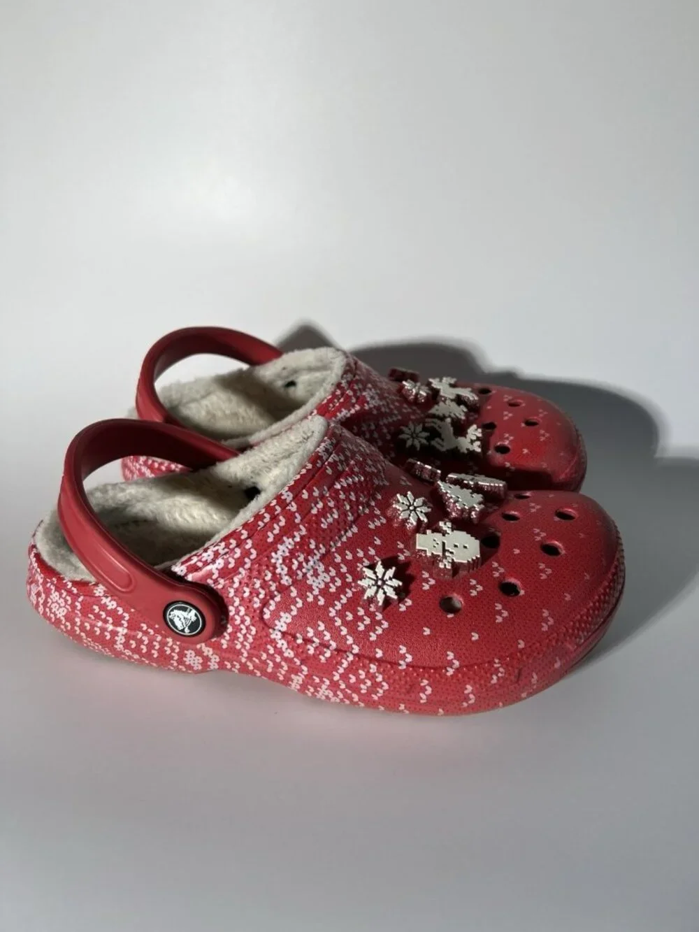 Women's Size 7 Crocs Lined Holiday Charm Clog Red/White w/Jibbitz Ugly Sweater - Picture 3 of 15